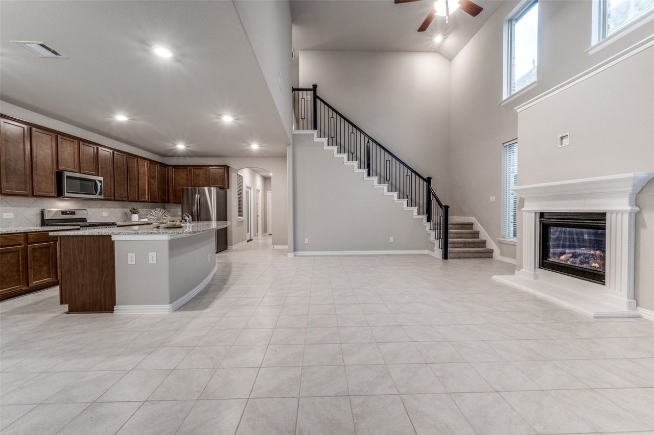 1237 Milfoil Dr - Photo 5 of 27