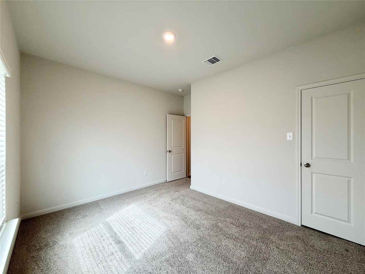 13404 Gitty Up Cir - Photo 5 of 38