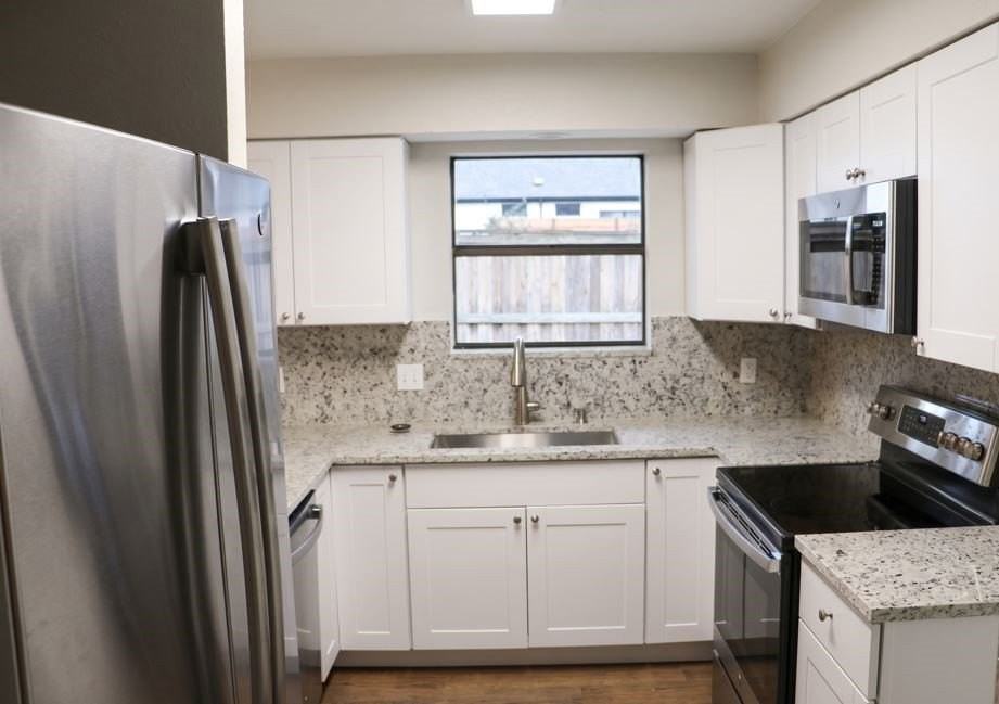 728 Cory St - Photo 6 of 16