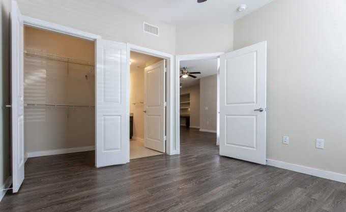 3852 Telephone Rd - Photo 3 of 10