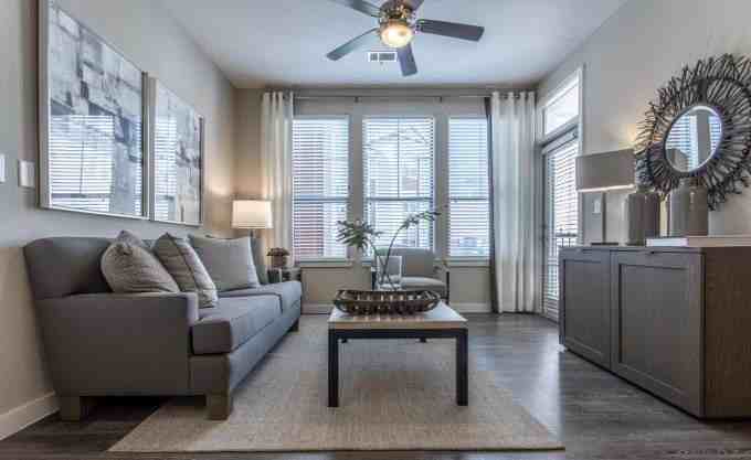 3852 Telephone Rd - Photo 4 of 10