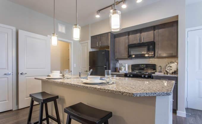 3852 Telephone Rd - Photo 5 of 10