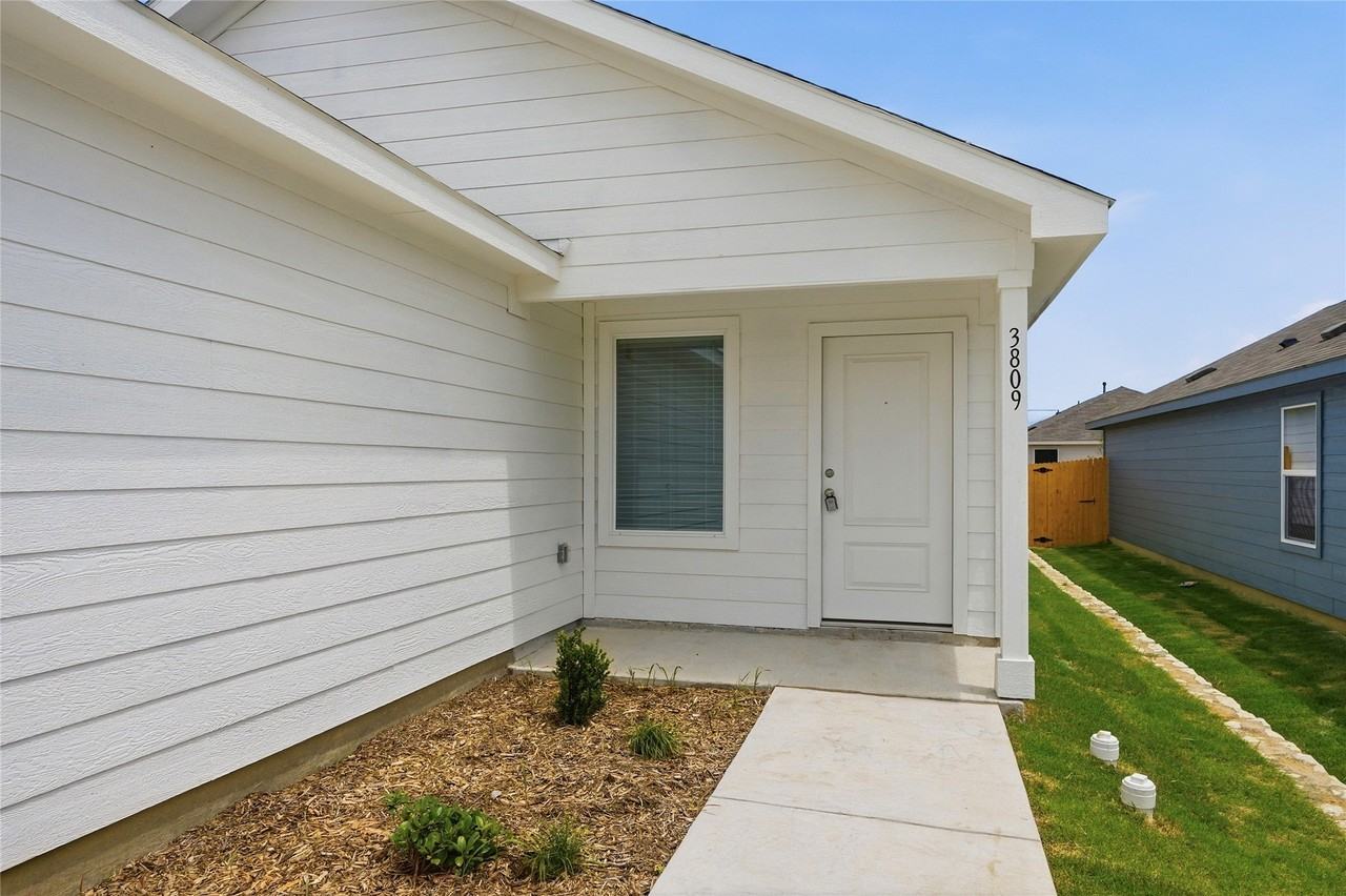 3809 Ontario Way - Photo 4 of 34