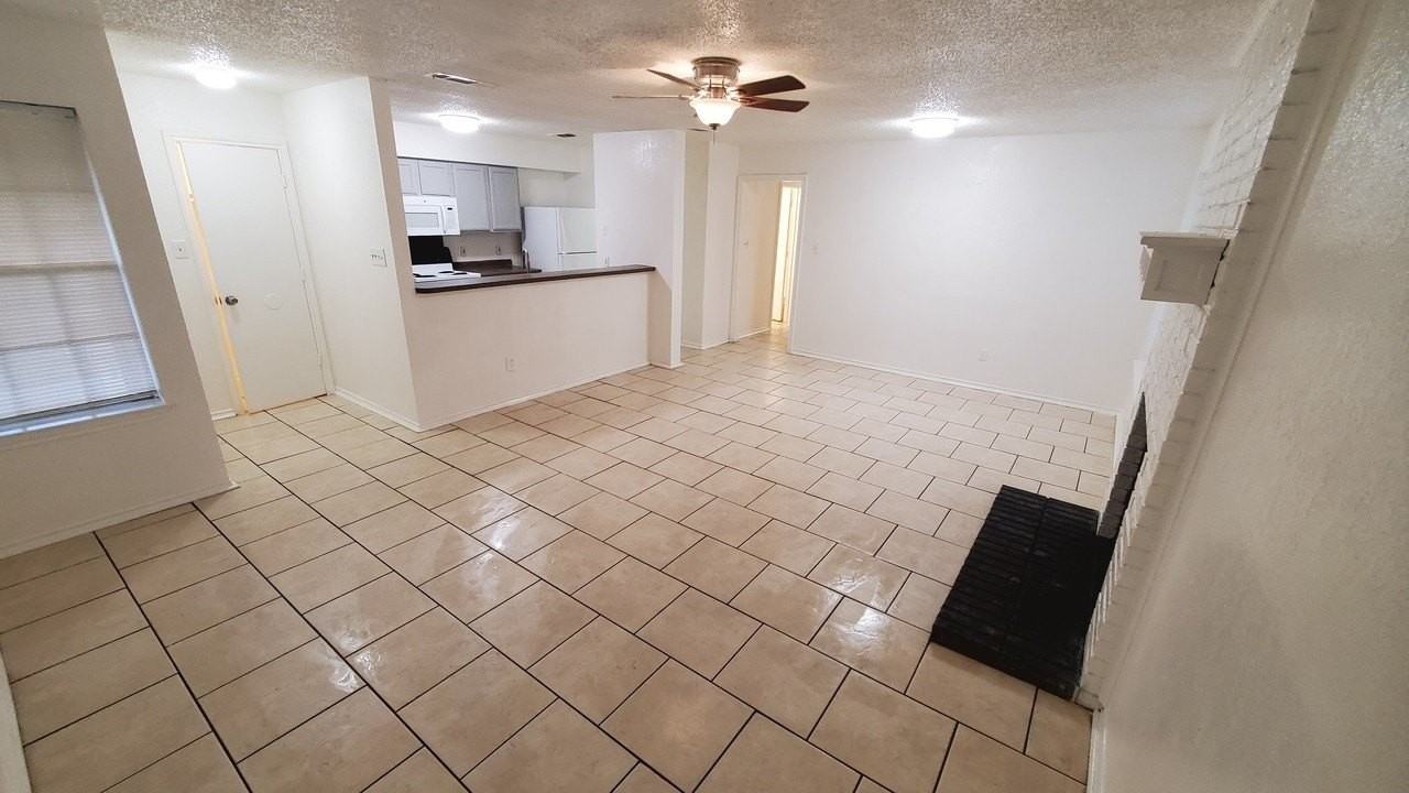 3427 Republic Dr - Photo 3 of 26