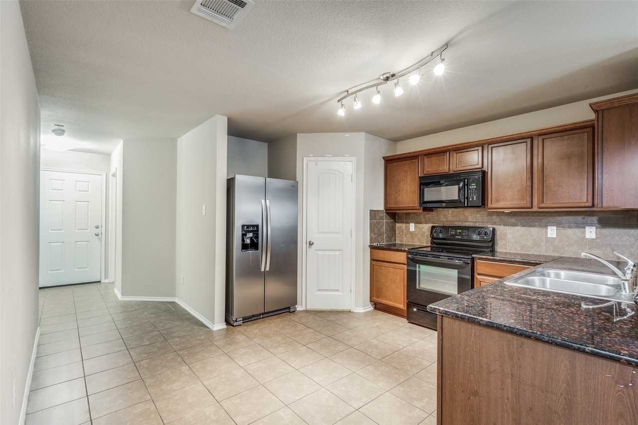 1101 Rainer Dr - Photo 7 of 25