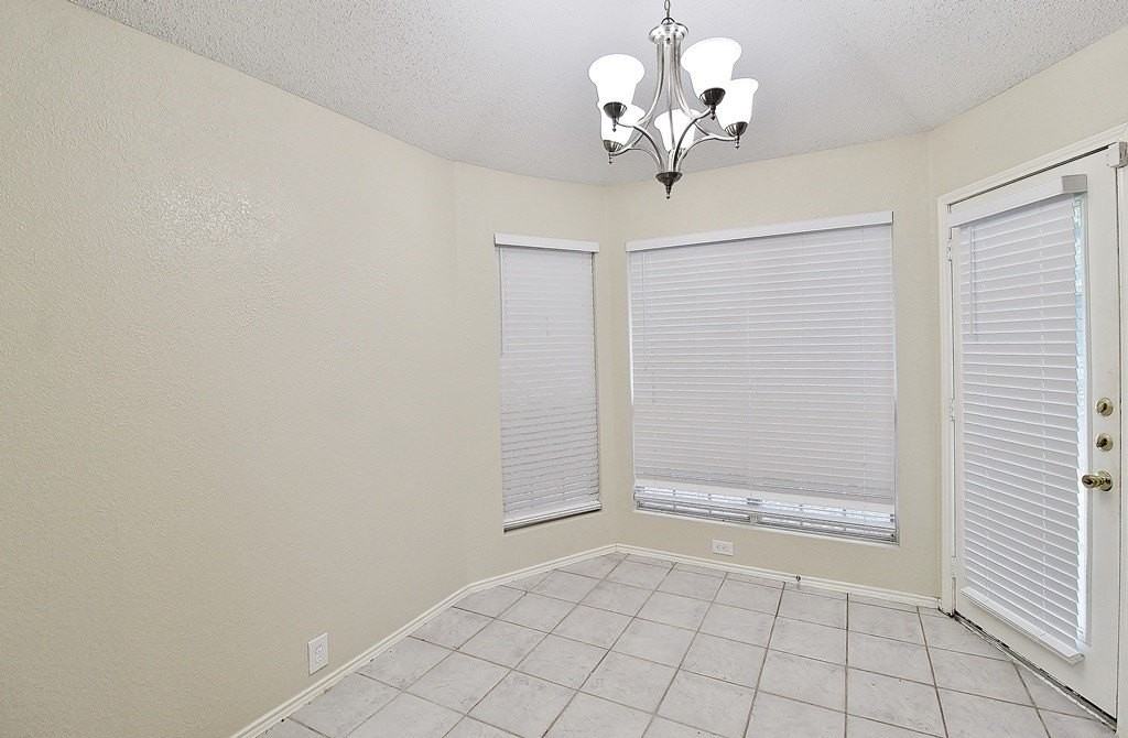 210 Ridgecrest Dr - Photo 5 of 13