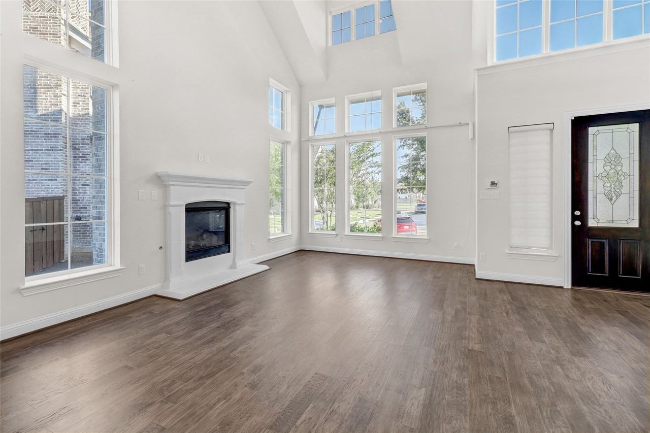 4941 Shore Crest Dr - Photo 3 of 30