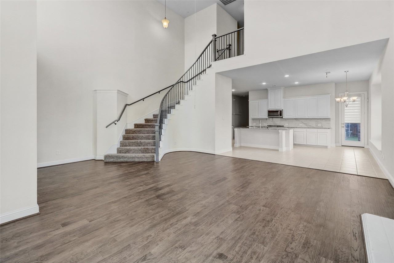 4941 Shore Crest Dr - Photo 5 of 30
