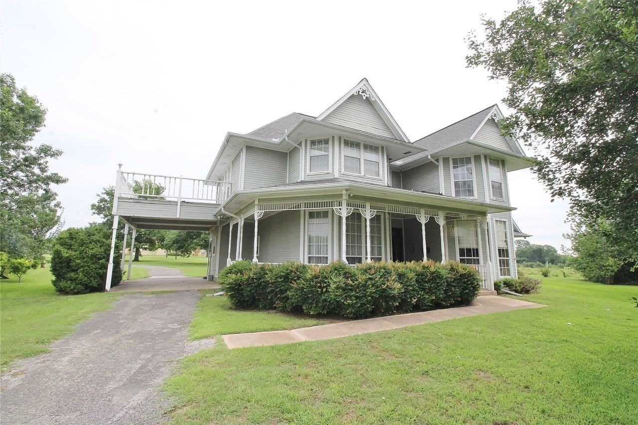 8150 Bob White Rd - Photo 2 of 36