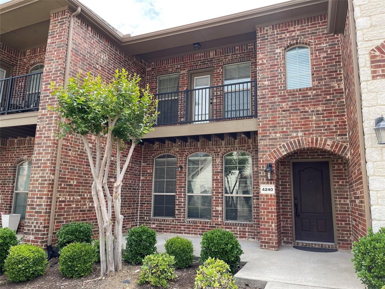 4240 Comanche Dr - Photo 3 of 20
