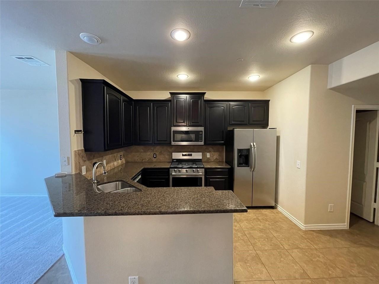 4240 Comanche Dr - Photo 6 of 20