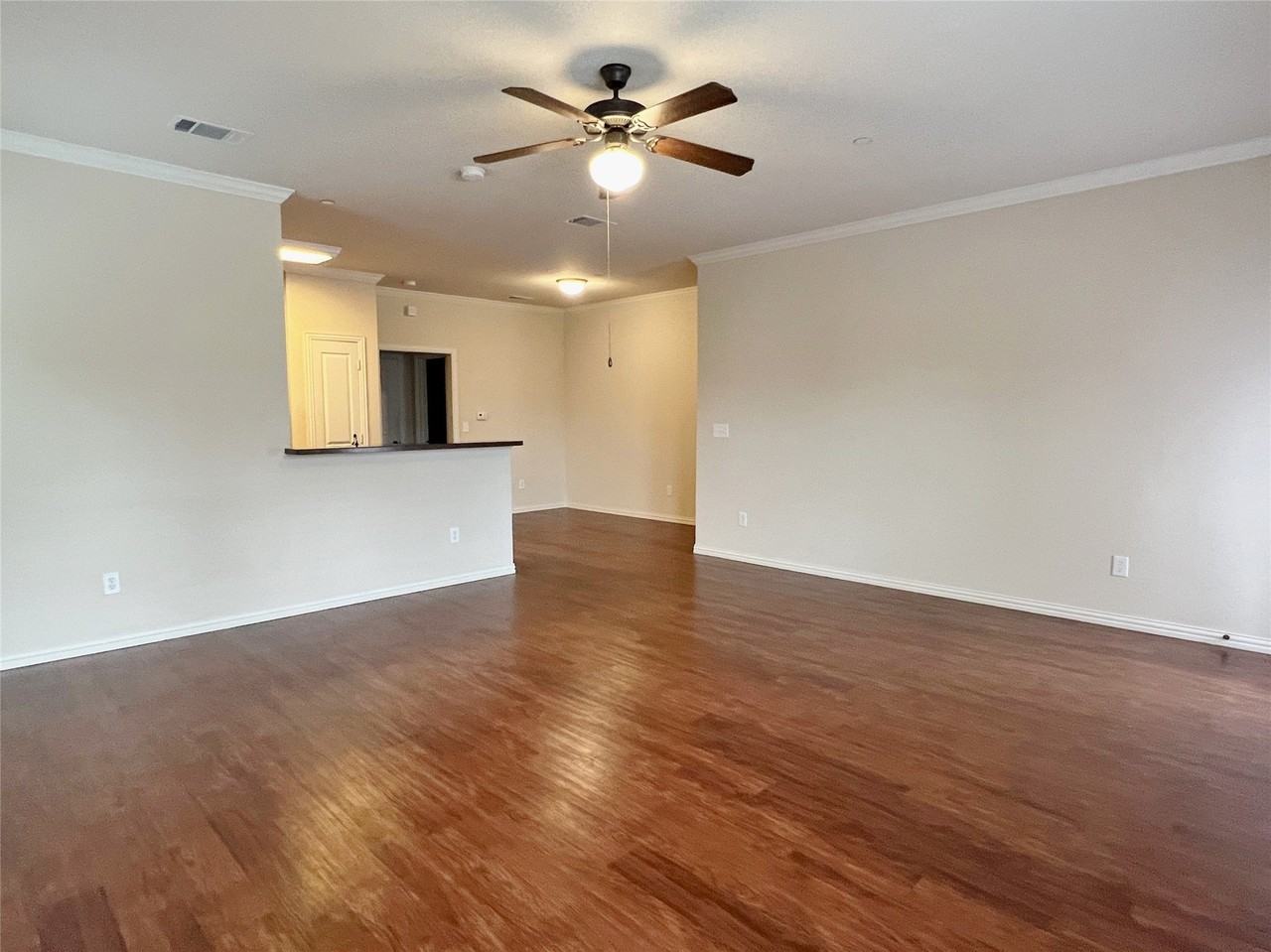420 W Franklin St #10 - Photo 4 of 14