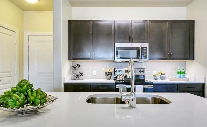 2400 Fort Worth Ave - Photo 4 of 10