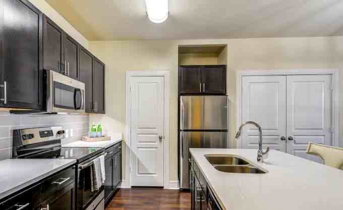 2400 Fort Worth Ave - Photo 6 of 10