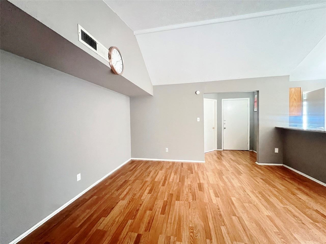 6011 Dooley Dr - Photo 2 of 10