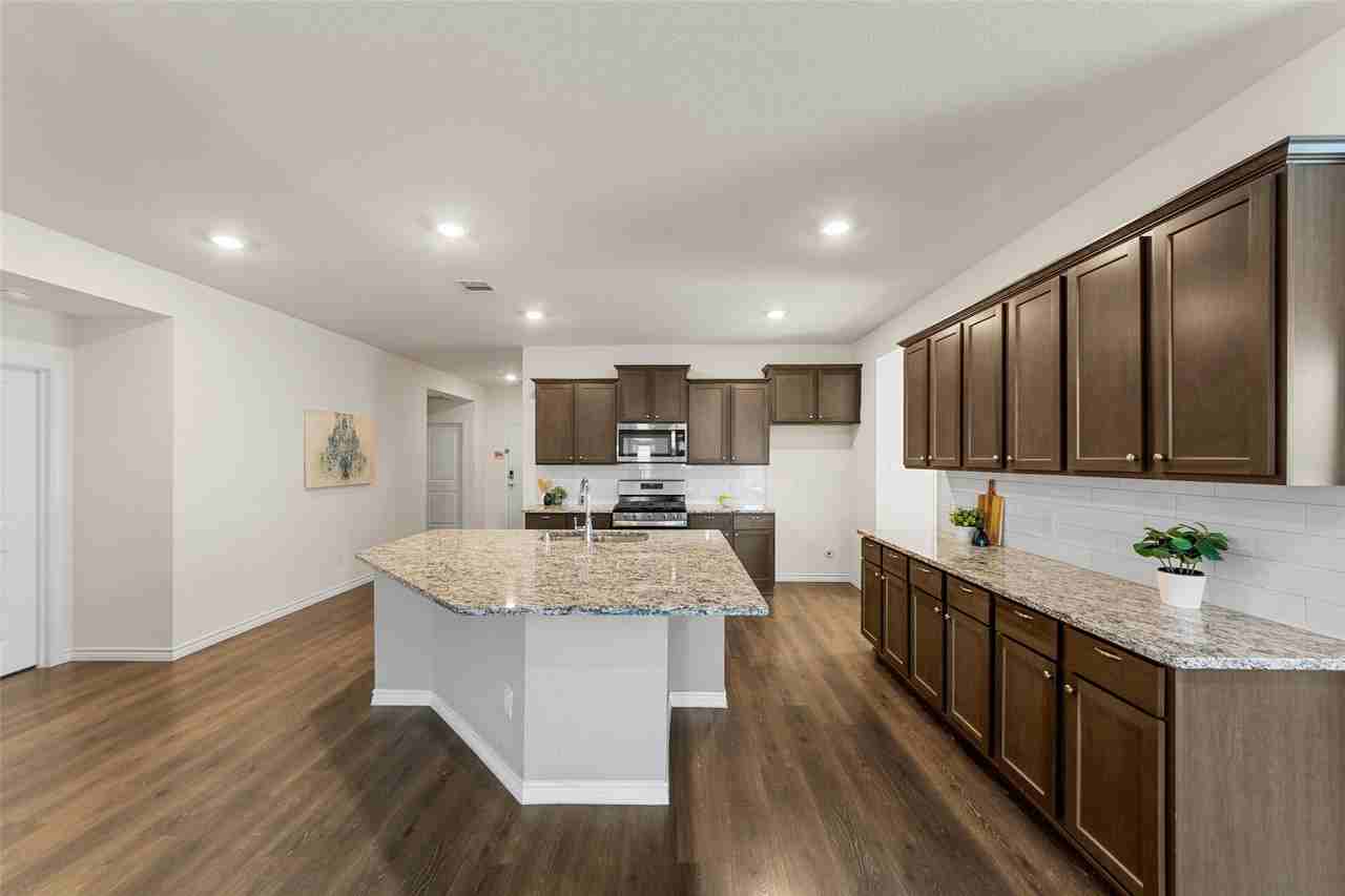 507 Saddle Club Way - Photo 4 of 37