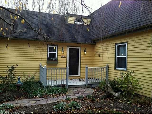 105 Elm St - Photo 3 of 25