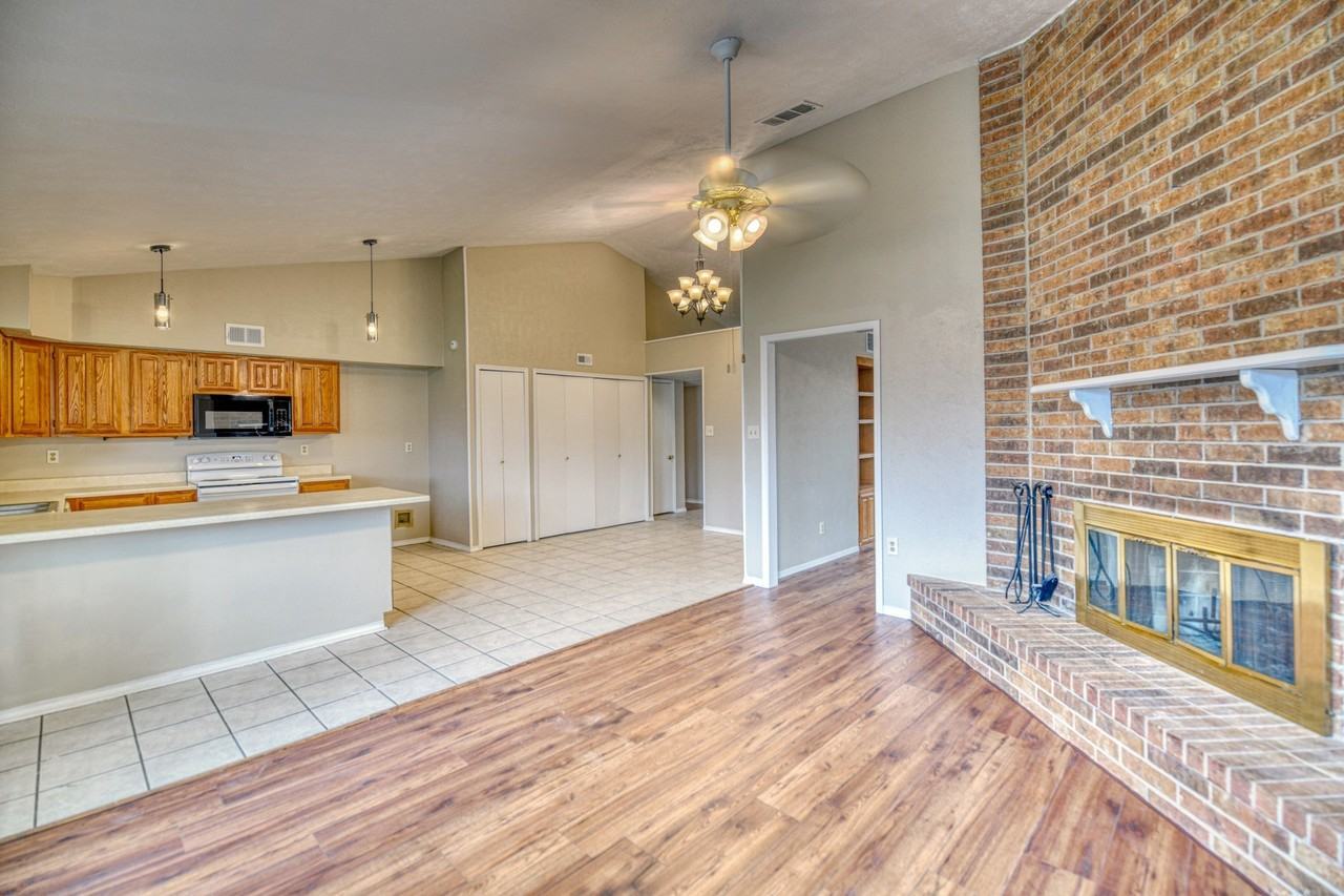 9314 Shipman St - Photo 7 of 30
