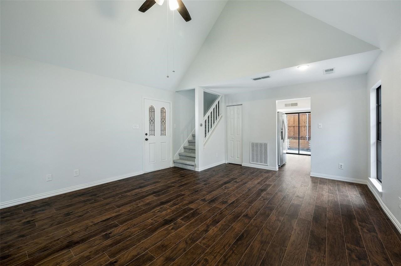 3054 Harbinger Ln - Photo 4 of 15