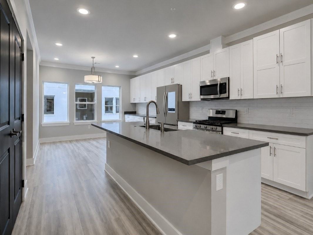 3316 Santee St - Photo 4 of 18