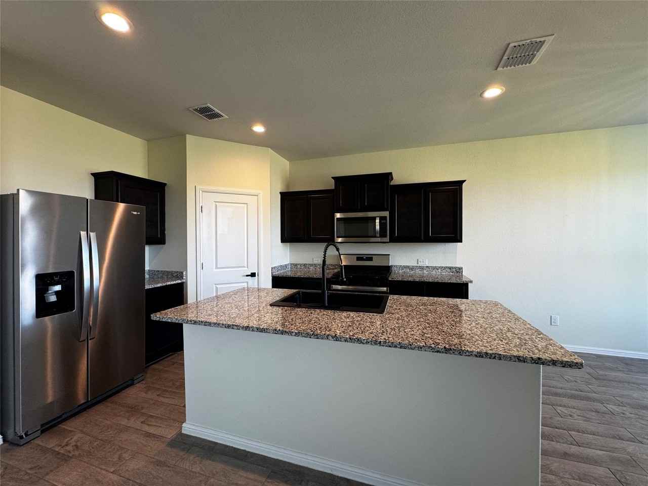 8901 Timber Gulch Dr - Photo 4 of 26
