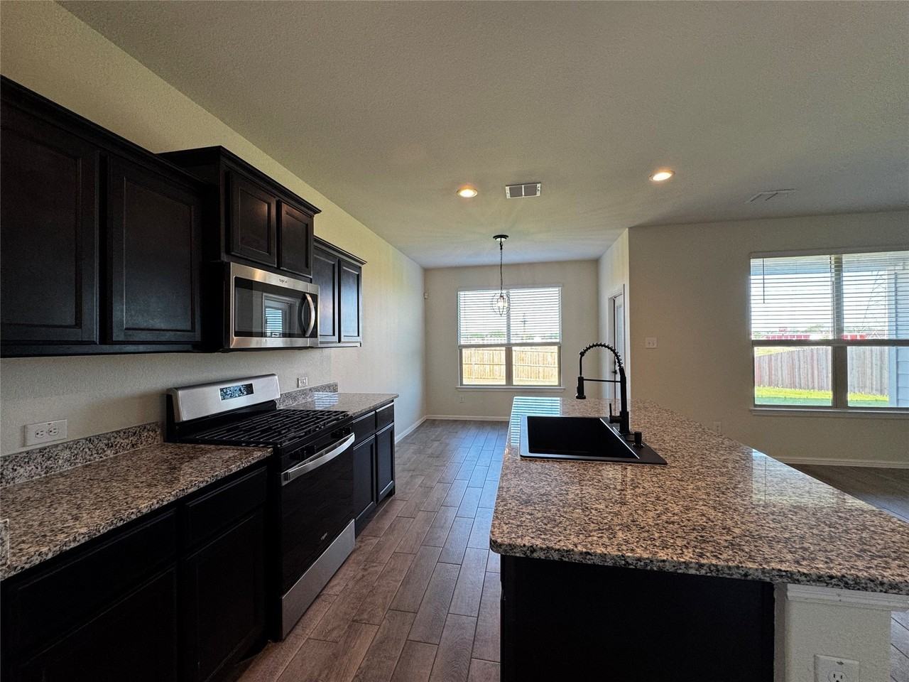 8901 Timber Gulch Dr - Photo 5 of 26