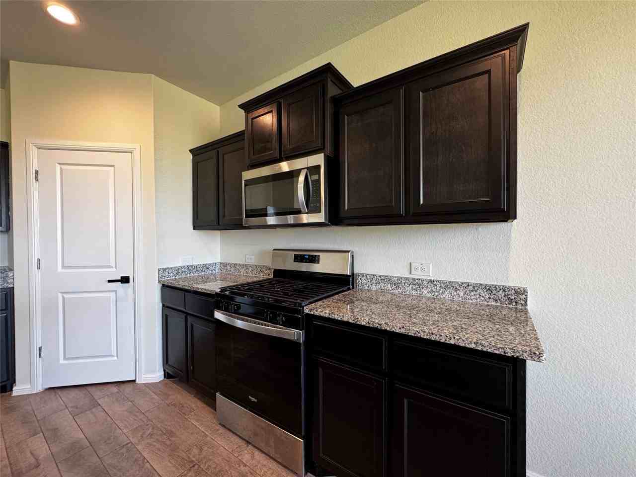 8901 Timber Gulch Dr - Photo 7 of 26