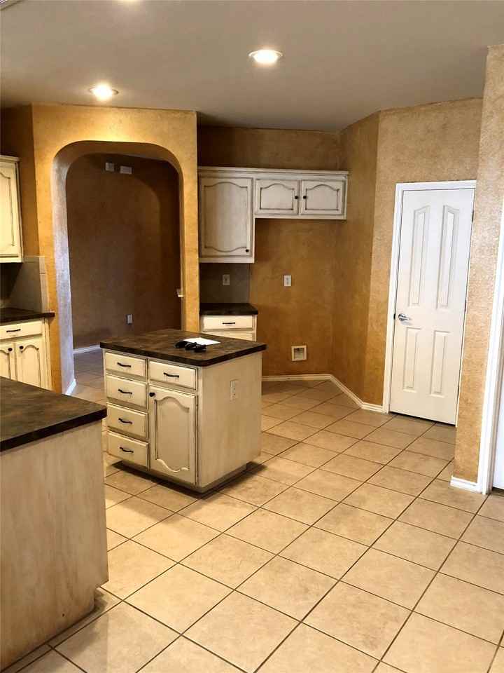 4016 Petersburg Dr - Photo 5 of 20