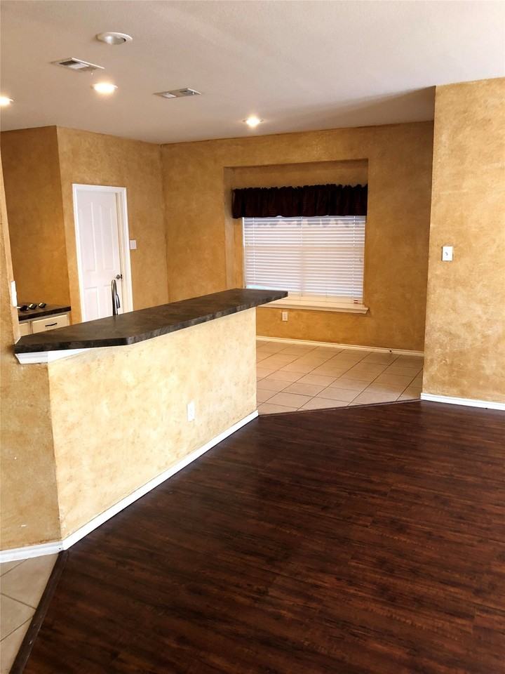 4016 Petersburg Dr - Photo 7 of 20