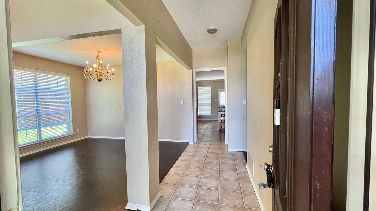 2056 Hawken Dr - Photo 2 of 17