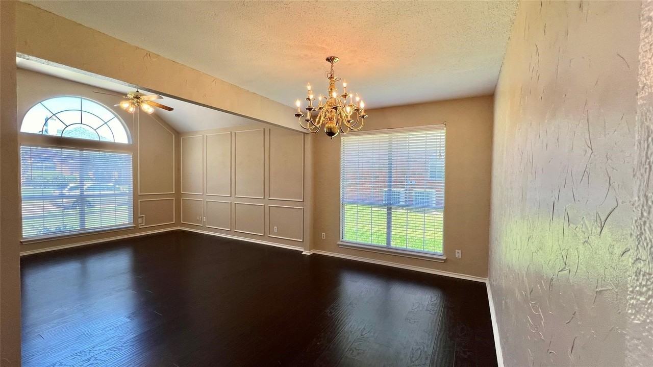 2056 Hawken Dr - Photo 3 of 17