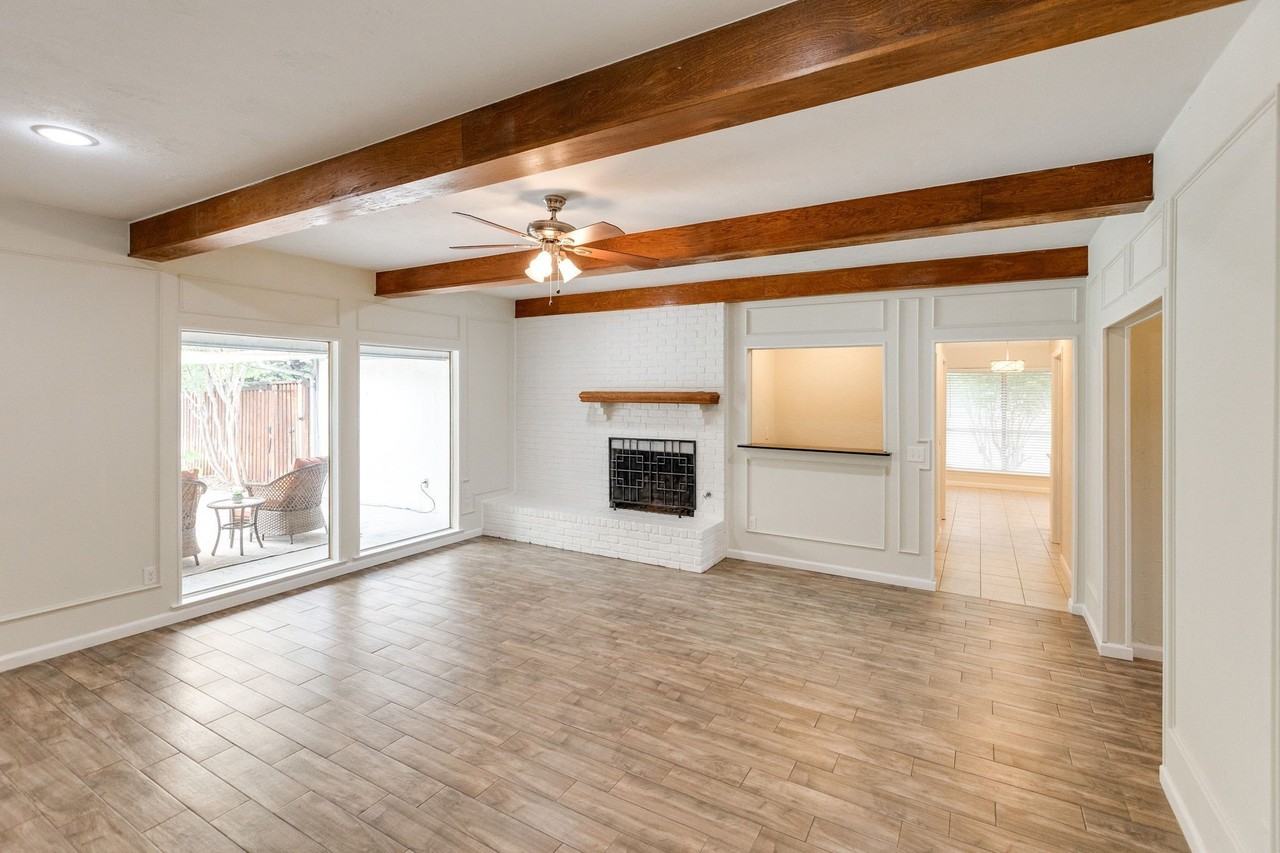 425 Provincetown Ln - Photo 5 of 38