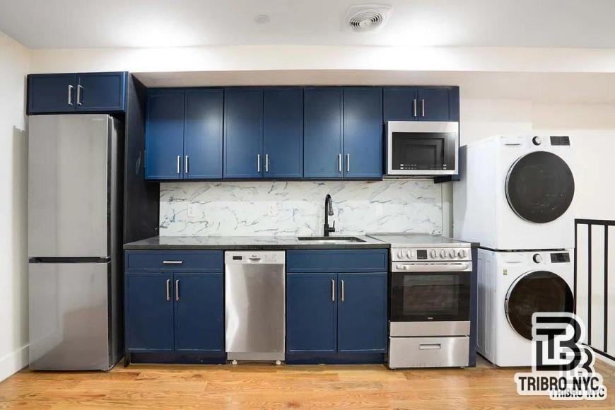 463 Lexington Ave - Photo 3 of 5