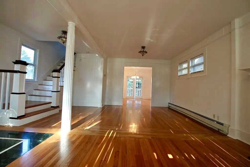 1522 Dwight Pl - Photo 3 of 15