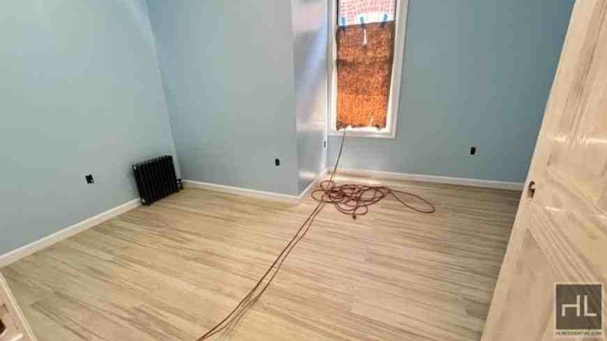 586 E 54th St - Photo 6 of 10