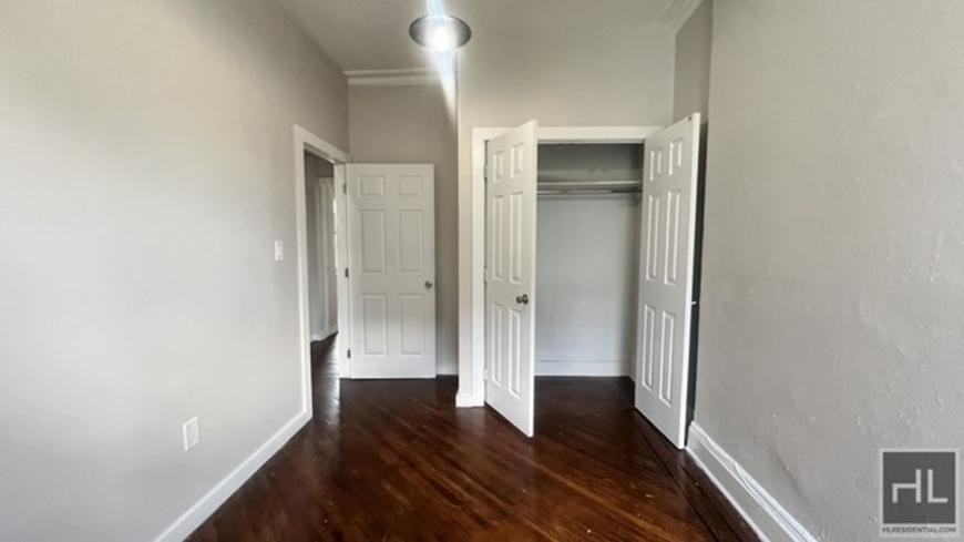 1129 Rogers Ave - Photo 6 of 10