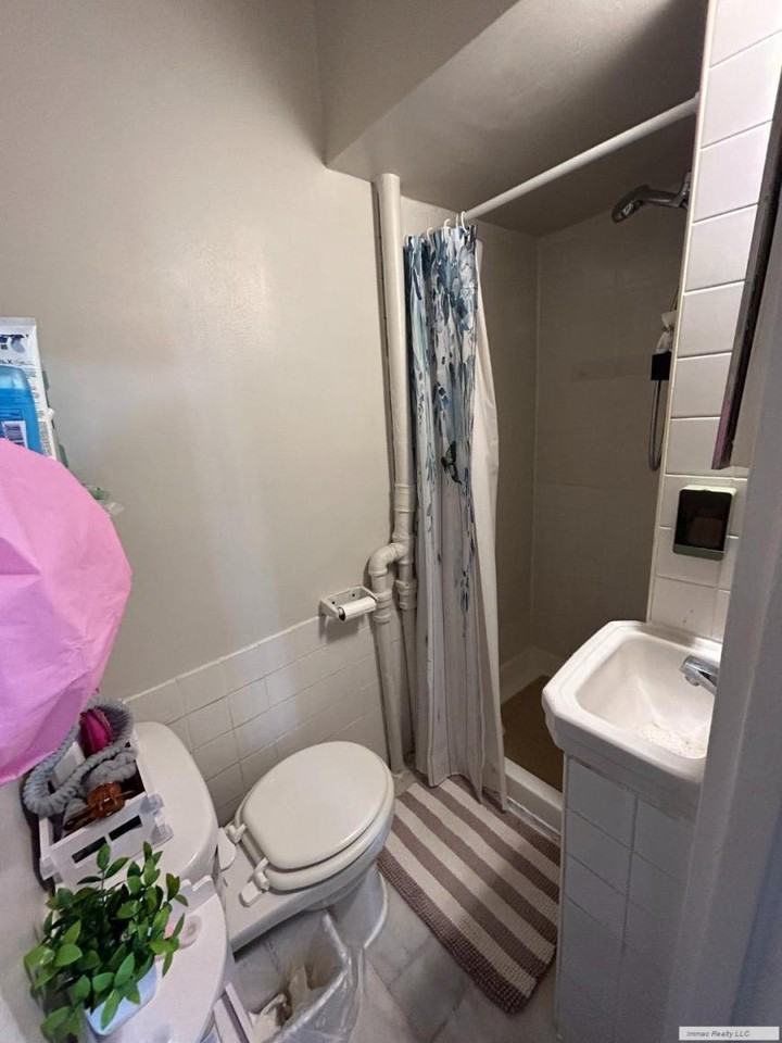 318 W 106th St - Photo 7 of 10