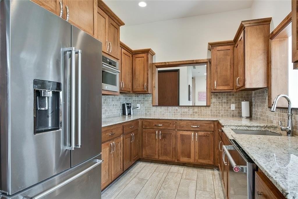 205 N Geary Ave - Photo 2 of 29