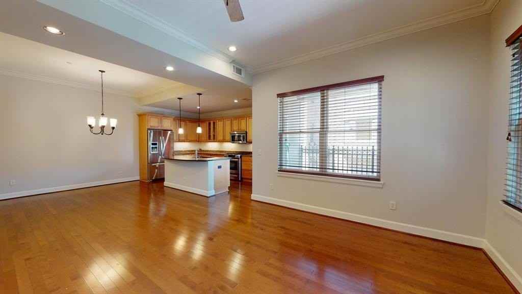 205 N Geary Ave - Photo 6 of 29