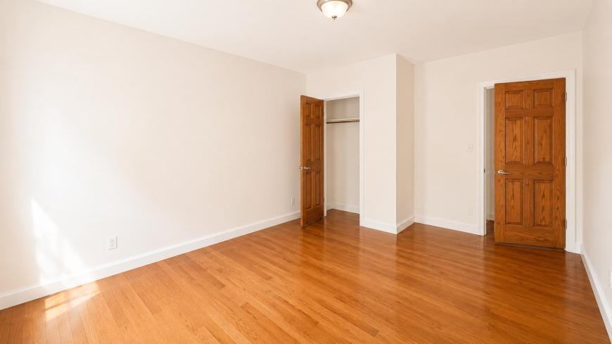 30 Dongan Pl - Photo 5 of 9