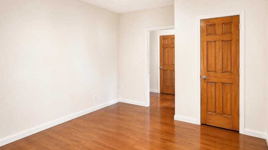 30 Dongan Pl - Photo 7 of 9