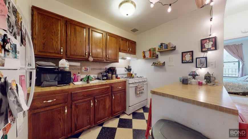 1662 1st Ave - Photo 3 of 8