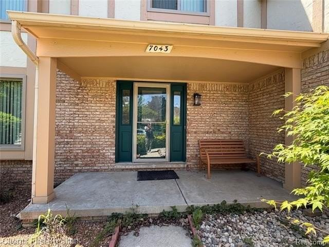 7043 Foxridge Dr - Photo 2 of 49