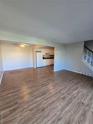 30107 Lorraine Ave #4 - Photo 4 of 25