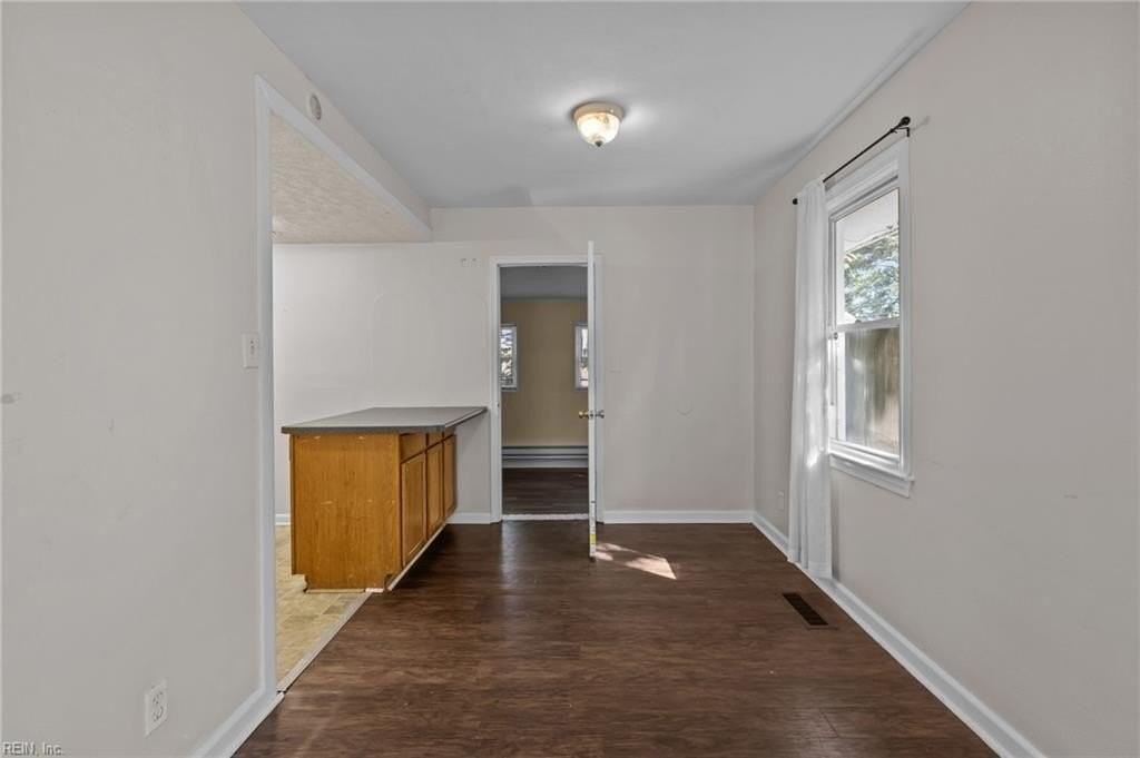 1708 48th St - Photo 5 of 48
