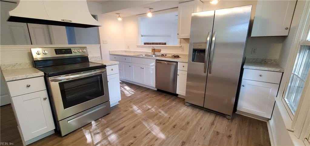 1328 Fernside Ct - Photo 2 of 11