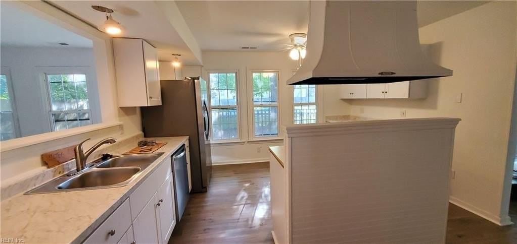 1328 Fernside Ct - Photo 4 of 11