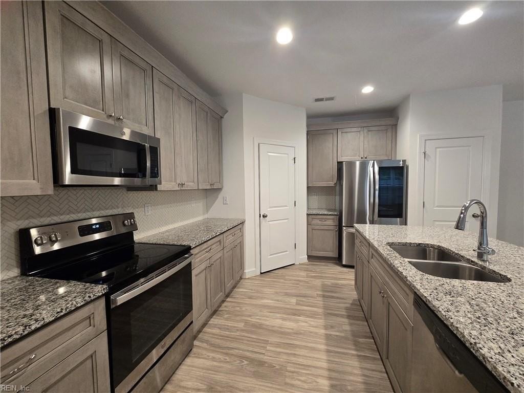2502 Fieldsway Dr - Photo 2 of 23
