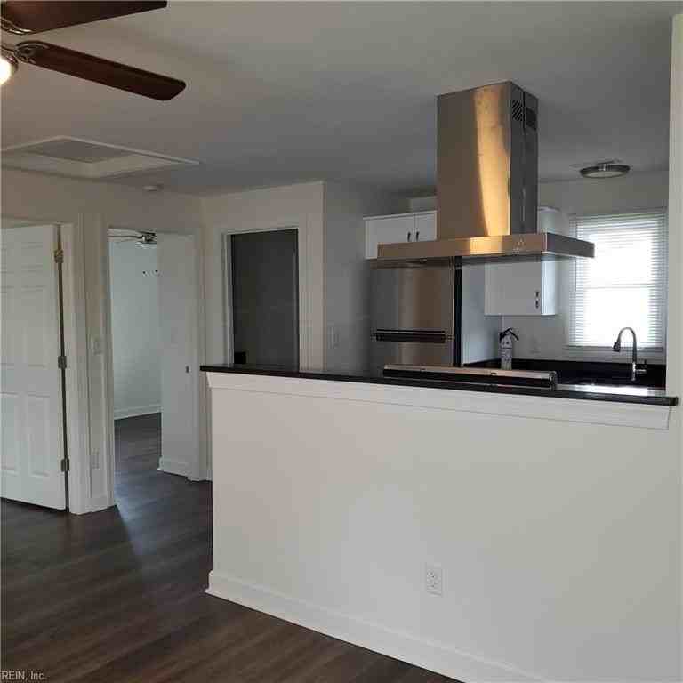 1444 W 41st St #2A - Photo 3 of 22