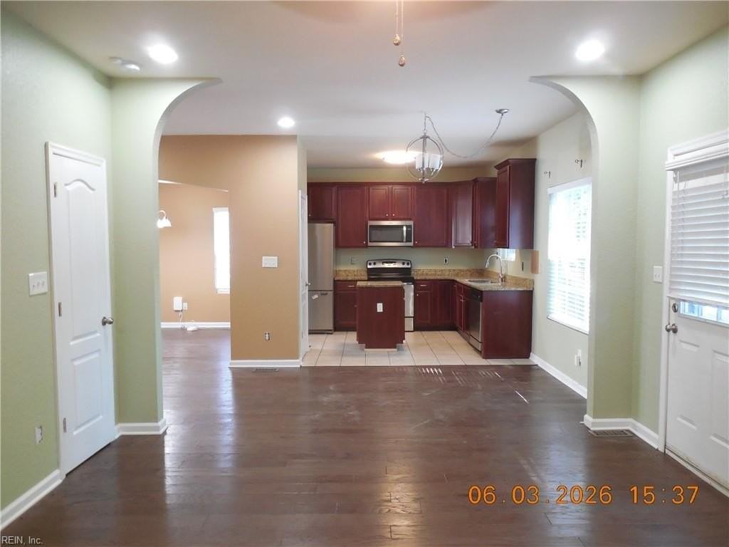 2537 Mckann Ave - Photo 3 of 22
